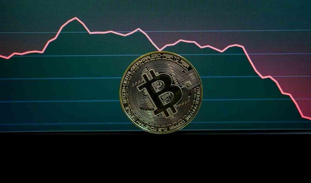 Experts weigh in as Bitcoin crashes to $93,000 amid crypto bloodbath
