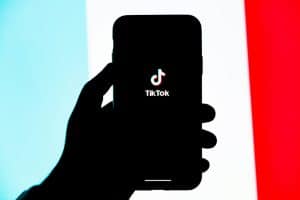 How to use AI to go viral with TikTok [2025]