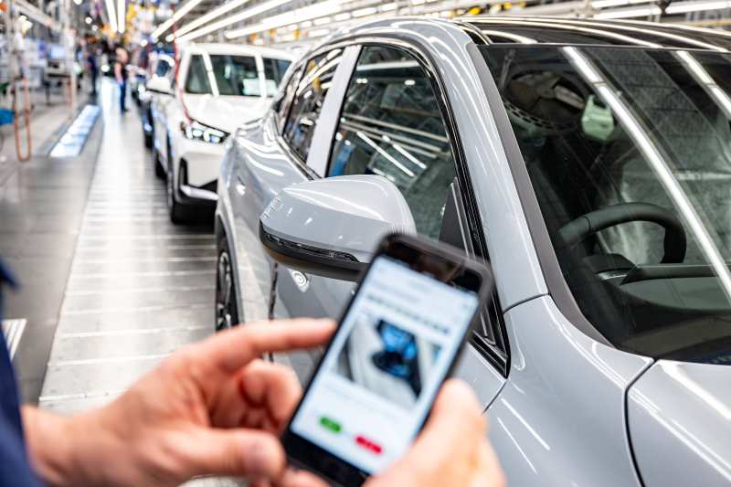 BMW launches AI pilot project to catch vehicle defects early