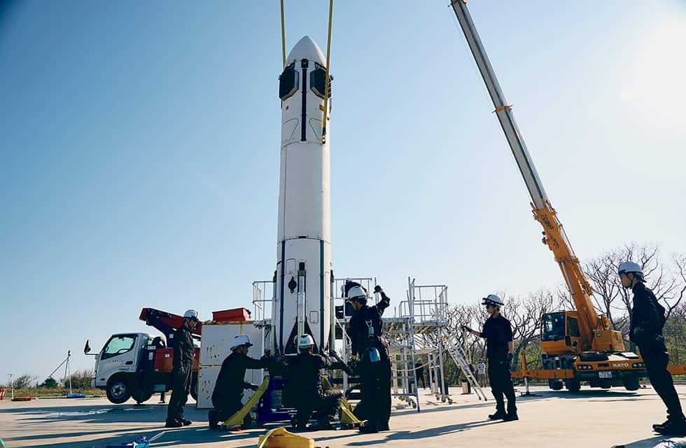To the moon: Honda completes first test of reusable rocket