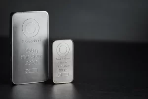 Silver Sees Sharp Selloff and Sparks Crypto Rotation Debate