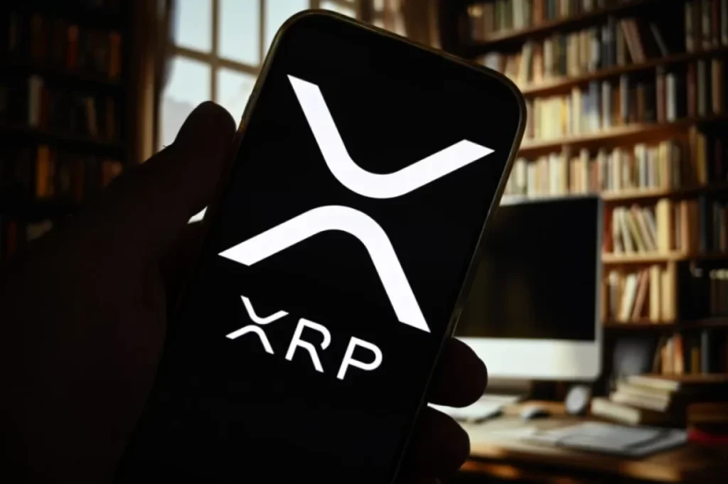 XRP At A Crossroads: Two Scenarios For Crypto Traders