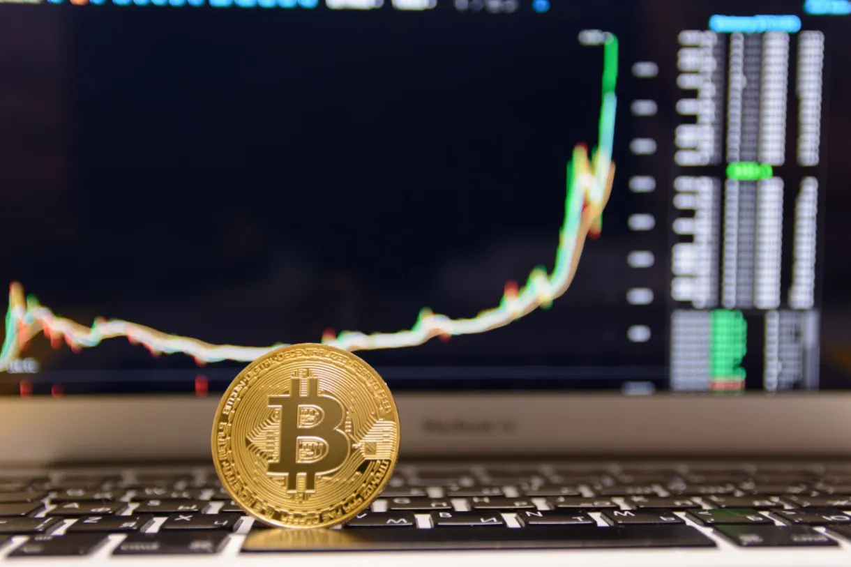 Big Money Is Back: Institutions Are Loading Bitcoin Again – Here’s What It Signals