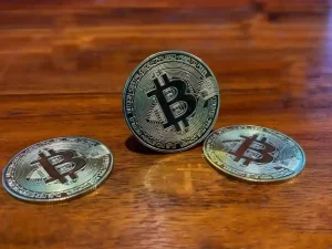 BTC Stabilizes Near $77K as HYPE And M Surge