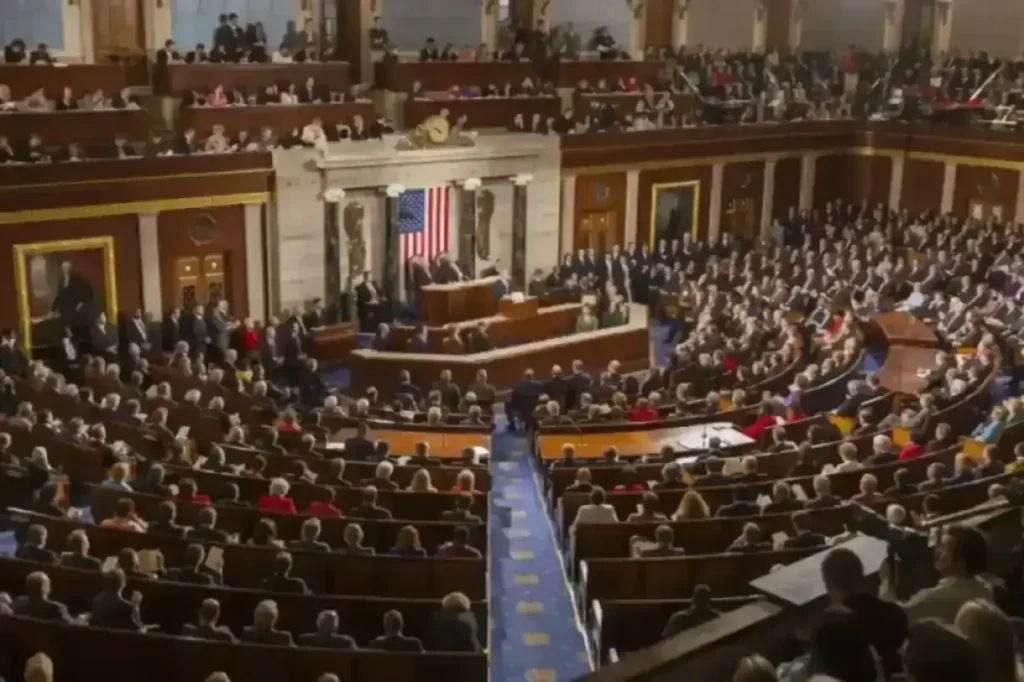 Senate Crypto Debate Escalates as Lummis Warns of Global Shift