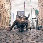 Wall Street Giant Fidelity Picks Side in Crypto Bill Clash