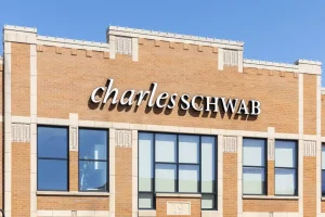 $12.6T Charles Schwab Just Launched 24/7 Bitcoin Futures Trading