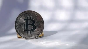 Bitcoin Defends $62K After Brutal Crypto Sell-Off