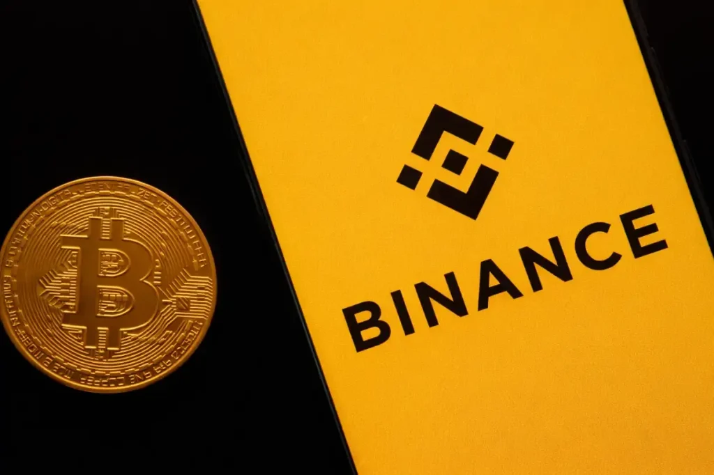 Binance’s Bitcoin Reserves Plunge — Are Late Buyers Finally Feeling FOMO?
